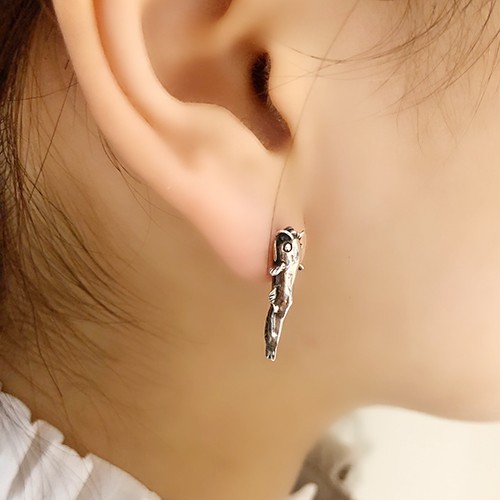なまずピアス シルバーアクセサリー ナマズ 動物モチーフ ギフト
