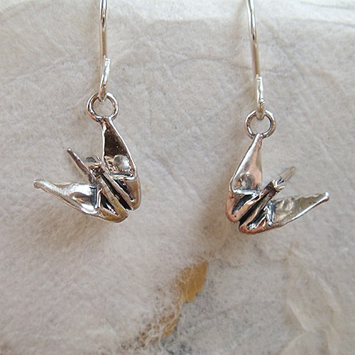 折鶴ピアス　シルバーアクセサリー　和物　和柄　ギフト対応　SV925　揺れるピアス　フックタイプ