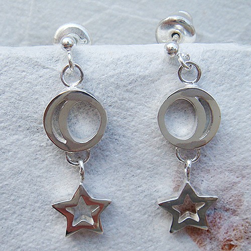 月・星ピアス　シルバーアクセサリー　ムーン　月　スター　星　ギフト対応　SV925