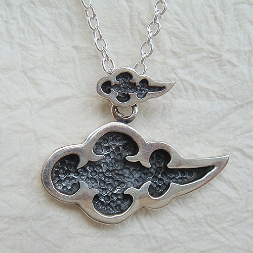 浮雲ペンダント　シルバーアクセサリー　くも　雲　天体　ネックレス　ギフト対応　SV925