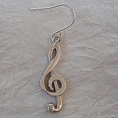 ト音記号ピアス（片耳売り　シルバーアクセサリー　音楽　音符　楽譜　ギフト対応　SV925