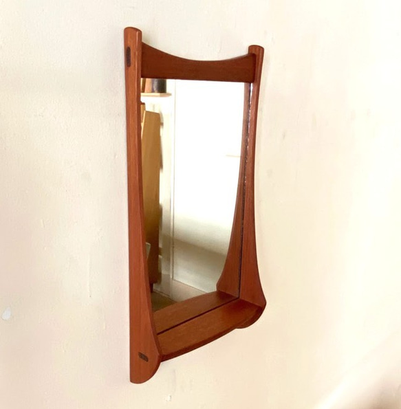 小さな棚付き　掛け鏡　<マコーレ> 2枚目の画像
