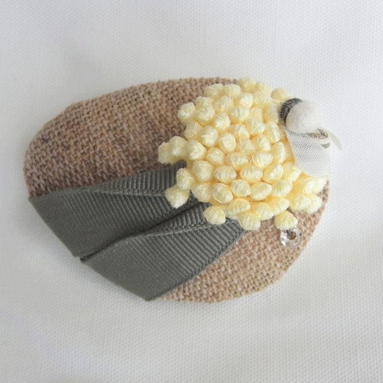 たんぽぽ　ブローチ