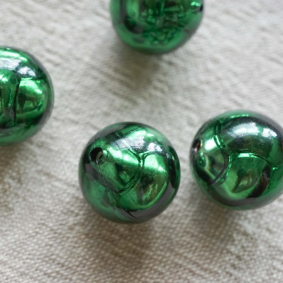 1970's Green Metallic Beads (4pcs) 2枚目の画像