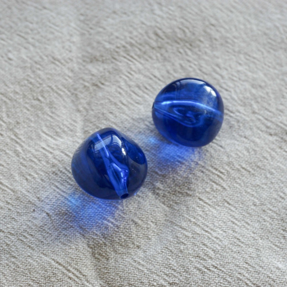 1970's Clear Blue Beads (2pcs) 2枚目の画像