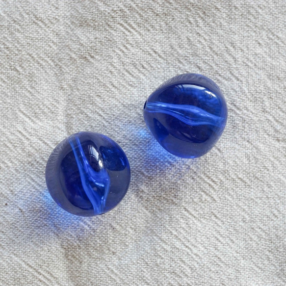 1970's Clear Blue Beads (2pcs) 3枚目の画像