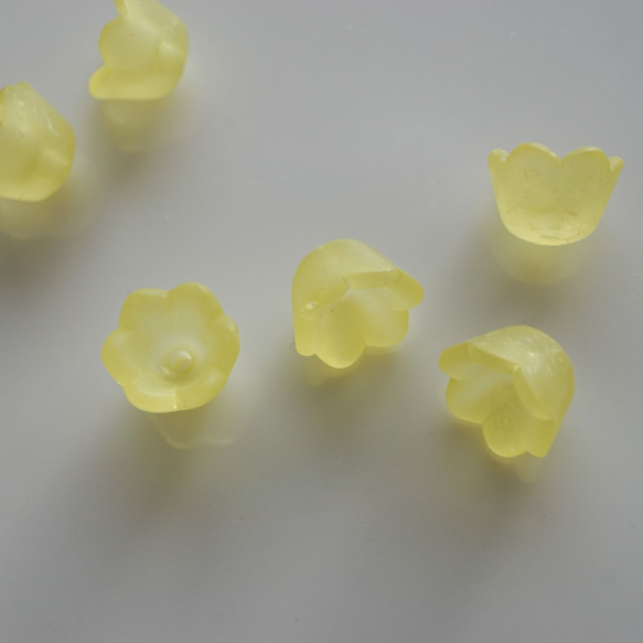 Mini Yellow Flower  Beads (12pcs) 2枚目の画像