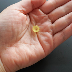 Mini Yellow Flower  Beads (12pcs) 5枚目の画像