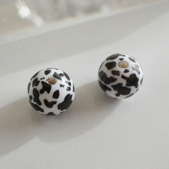 Cow Pattern Beads -Small- (4pcs) 3枚目の画像