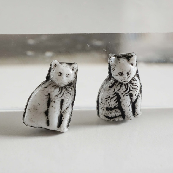 Vintage Cat Beads -White- (2pcs) 1枚目の画像