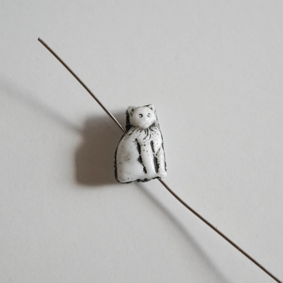 Vintage Cat Beads -White- (2pcs) 5枚目の画像