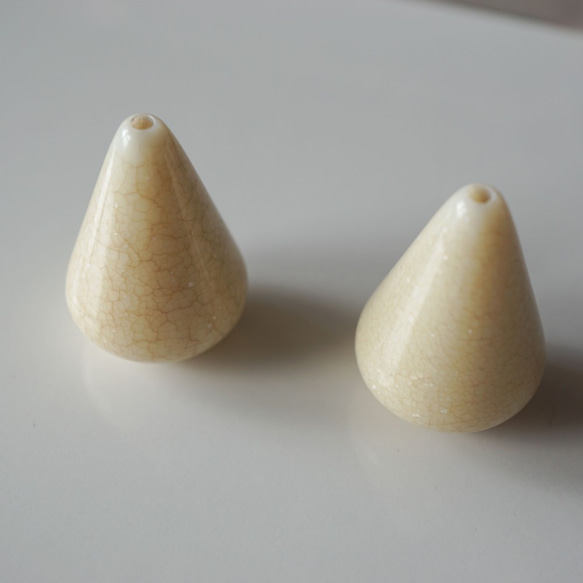 Ivory Drop Beads (2pcs) 2枚目の画像