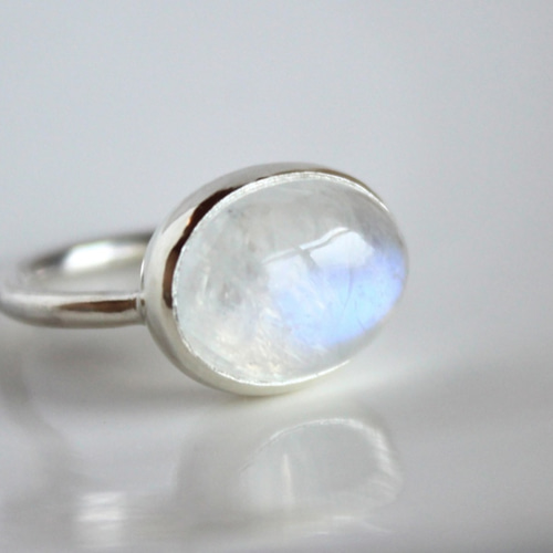 Moon light puddle ring (レインボームーンストーン) 指輪