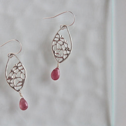 lace pattern earring (ピンクサファイア　レースピアス) 2枚目の画像