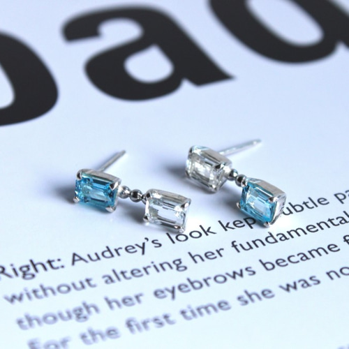 クリアブルー ピアス (スイスブルートパーズ×ホワイトトパーズ) ピアス  