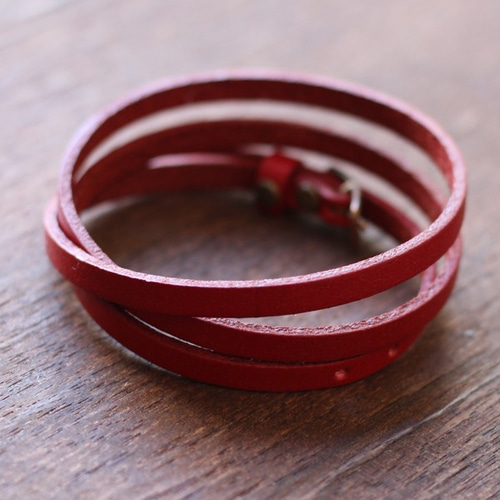栃木レザー 3重巻き レザーブレスレット 紅べに ブレスレット vie