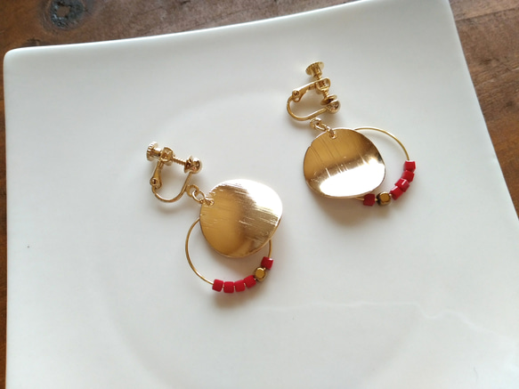 coin×vintage beads(red):ピアスorイヤリング 3枚目の画像