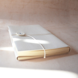 油絵のカンヴァスで作った、文庫本サイズのブックカバー｜Book & Note Skin(A6) 7枚目の画像