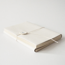 油絵のカンヴァスで作った、文庫本サイズのブックカバー｜Book & Note Skin(A6) 3枚目の画像