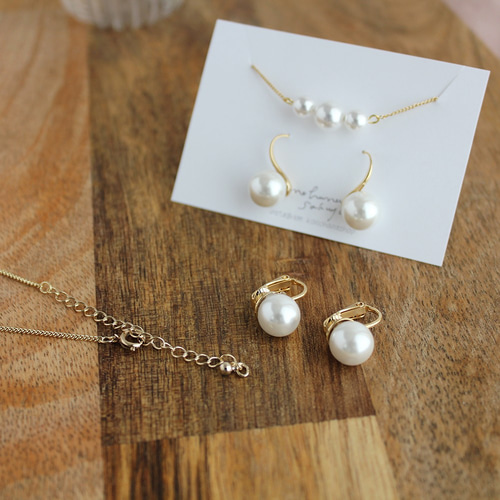 ネックレス pearl santubu*3粒パールのネックレス*結婚式 ネックレス pearl santubu*3粒パールのネックレス*結婚式