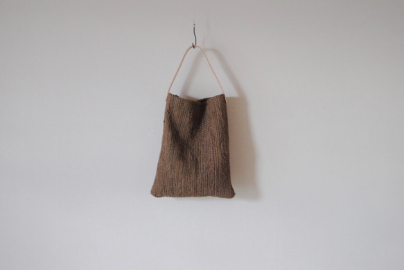 裂き織りハンドバッグ 木製ハンドル付き