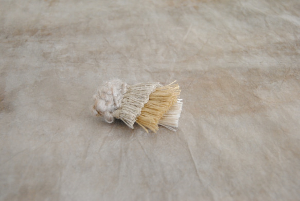 織りフリンジブローチ 3枚目の画像