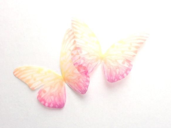 ちょうちょのパーツ 3cm シフォン オーガンジー 素材　蝶 パーツ　グラデーション ピンク イエロー 45 4枚目の画像