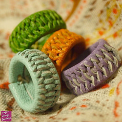 編み編み革指輪 柿色 1枚目の画像