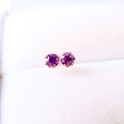 14kgf〉ピンキッシュパープルサファイアのスタッドピアス ピアス