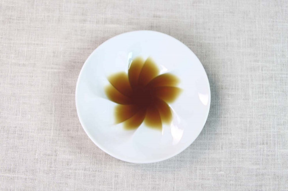 ☆おうち時間を楽しむ☆　さくらしょうゆ小皿 1枚目の画像