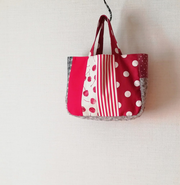 パッチワークのトートバッグred/wool/ボア トートバッグ