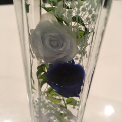 ハーバリウム   ブルーとロイヤルブルーの薔薇 2枚目の画像