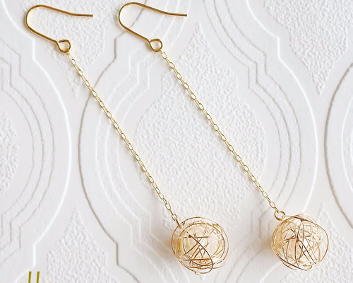 パールイヤリング
K18アコヤパール6mm
メレダイヤ 再販x5☆ワイヤーラッピングパールピアス・イヤリング(樹脂イヤリング