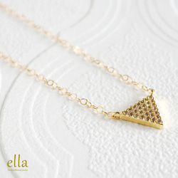 14KGF Cubic Zirconia Pave triangle Necklace 第2張的照片