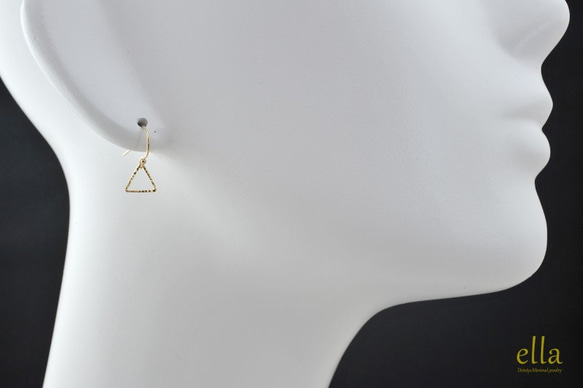 再販[14kgf]トライアングル ラリエット ピアス、小さな三角形のイヤリング(樹脂イヤリングに変更可) 5枚目の画像