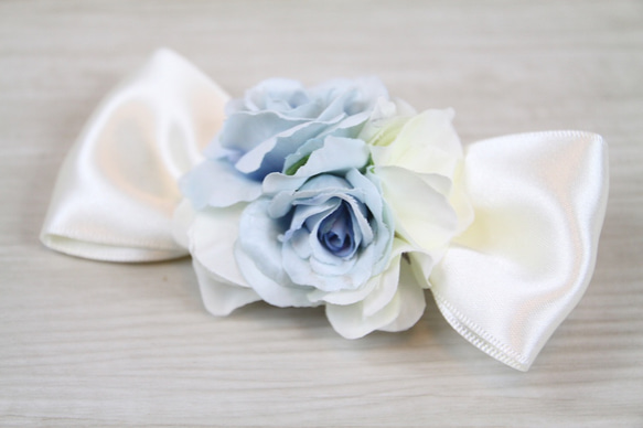 ローズ&紫陽花とリボンの2wayヘアアクセサリー（ライトブルー・ホワイト） 3枚目の画像