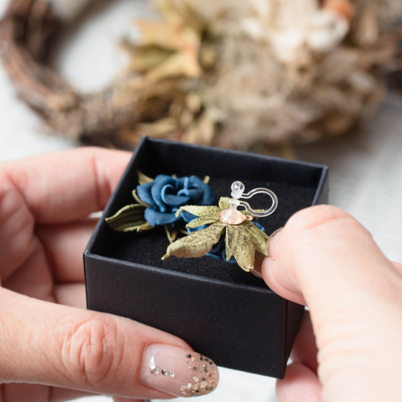 皮革花朵耳環藍玫瑰（奧玫瑰）意大利皮革二手耳環多變禮物無孔穿孔耳環真皮 第3張的照片