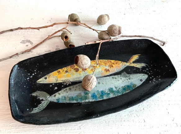 お皿以上（魚）おもしろい陶器plate_potteryプレート 長皿 ShuYi陶