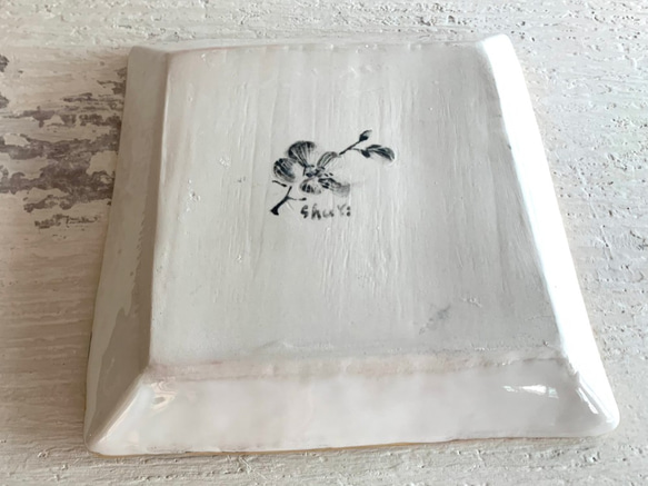 五福梅花金縁角皿_陶器ディナー皿 2枚目の画像