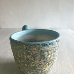 陶器のマグカップが発生した湖の青と緑のガラス_ 3枚目の画像