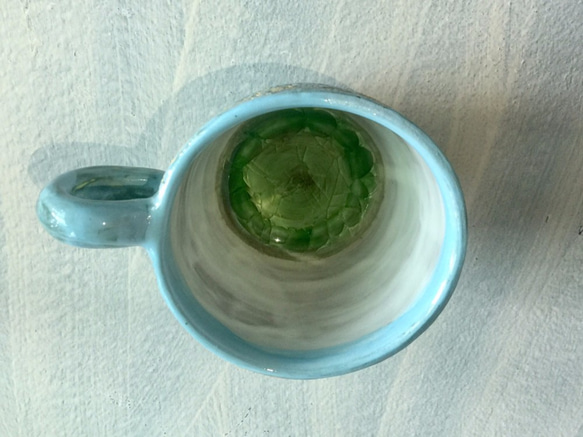 陶器のマグカップが発生した湖の青と緑のガラス_ 4枚目の画像