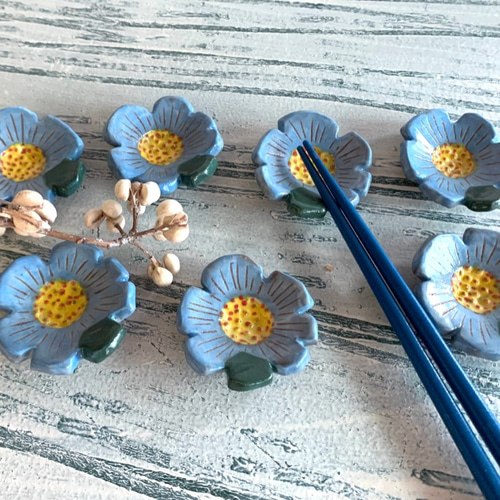年代物 花形陶器箸置きセット 6個 縞水色の花形箸置き（売り切れ次第再生産）_陶器の箸置き 箸・箸置き