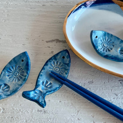 藍色小魚乾筷子架(售完再製款)_陶器筷架 第1張的照片