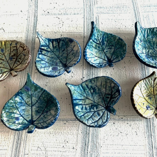 Ye Tuoイエローハイビスカスリーフソースディッシュ箸置き（売り切れ