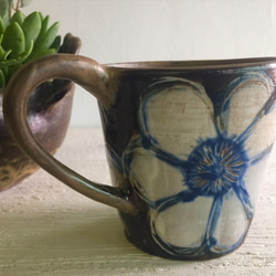 ドリーム言語の花の手がコーヒーカップ_陶器のマグカップを描いた 2枚目の画像