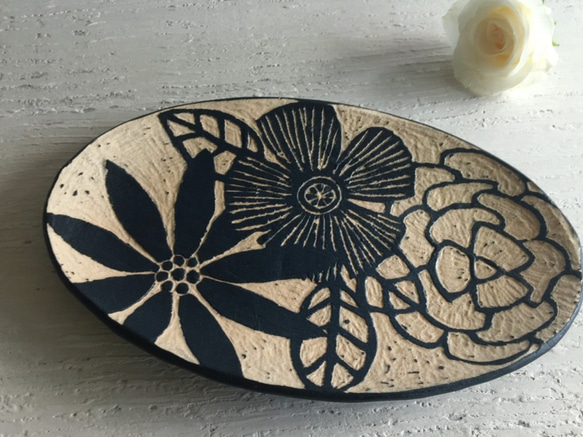陽刻系列-花卉白陶橢圓盤_陶器餐盤 第2張的照片