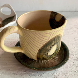 奇妙な風変わりなコーヒーカッププレートセット_陶器のマグカップ 1枚目の画像