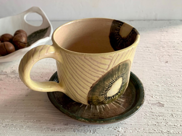 奇妙な風変わりなコーヒーカッププレートセット_陶器のマグカップ 1枚目の画像