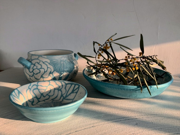 陽刻系列-湖水藍花卉大盤__陶器餐盤 第5張的照片