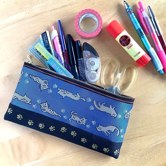 畳縁　笔盒　日式　貓腳印　貓放鬆　藍色的　可爱 第1張的照片
